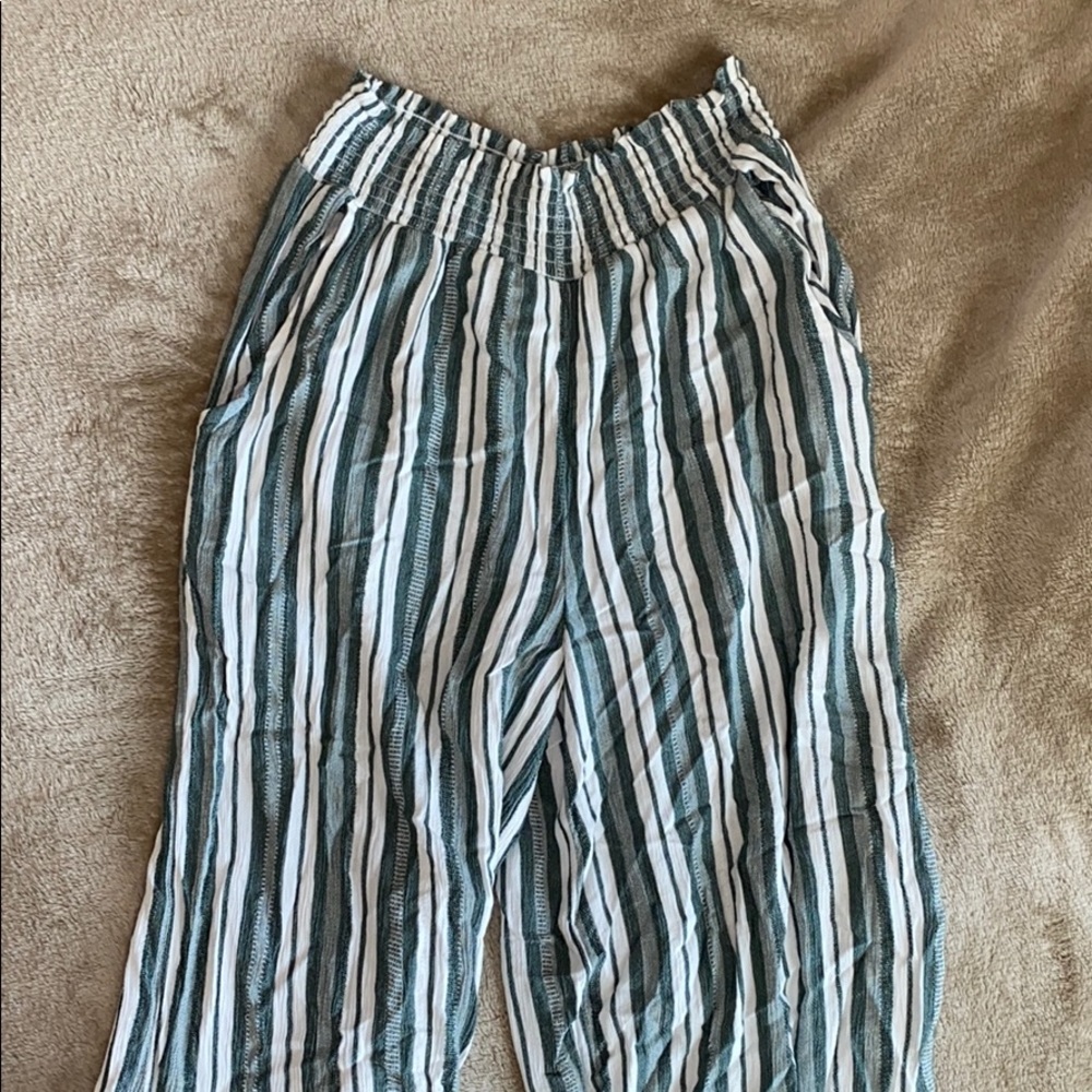 AMERICAN EAGLE • Wide Leg Pants